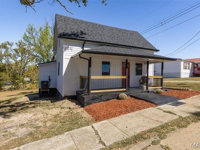 304 Ash St
