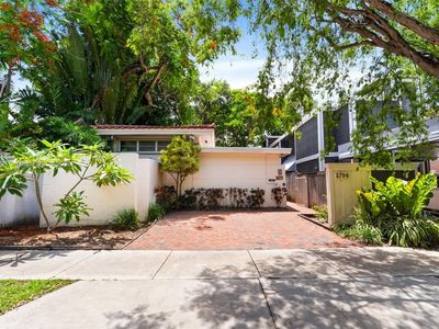 2794 SW 22nd Ave
