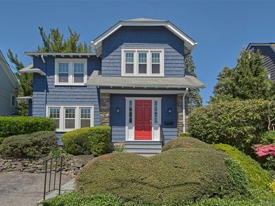 42 Oakwood Avenue