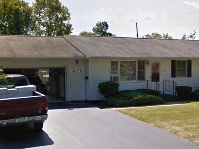 10 Cottrell St