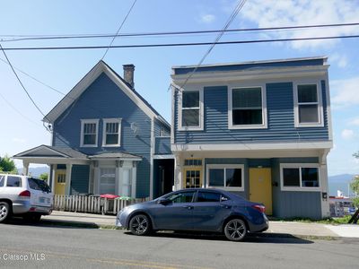 146-156 W Bond St