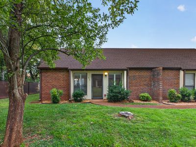 416 Castlewood Ln