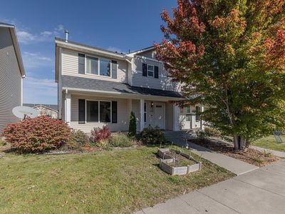 1272 SW Lost Trail Dr