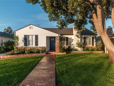 220 S Reese Pl