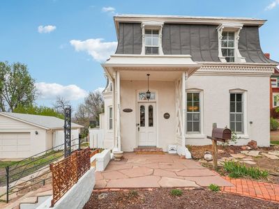 255 Pratt St