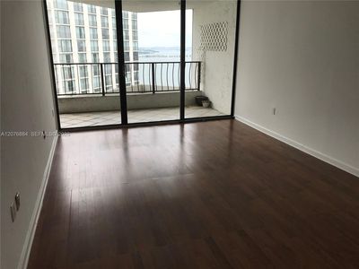 555 NE 15th St APT 30E