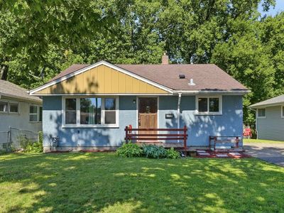 2319 Nokomis Ave