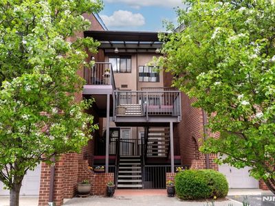 4 Millay Ct #604