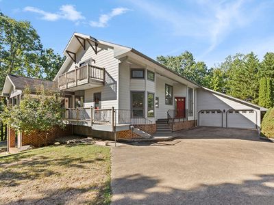 125 Nicholas Ln