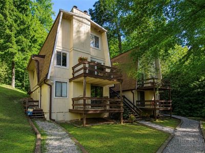 40 Hemlock Hill #B