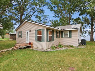 250 SE Lake Dr