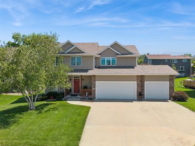 7502 Barnsley Dr
