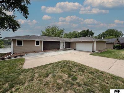 Property at 460 Lakehurst Dr, Waterloo, NE