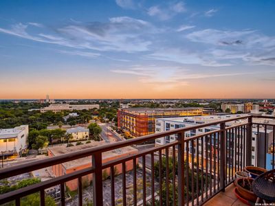 230 Dwyer Avenue #904