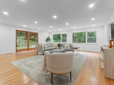 20 Ravenwood Drive