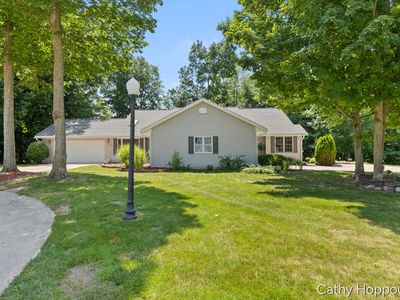 6733 Beechwood Dr