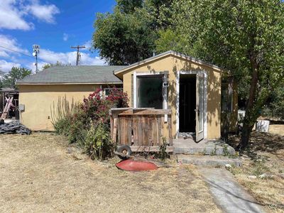 307 S 1st St