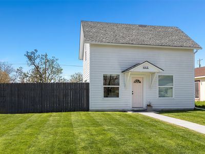 644 9th Ave W