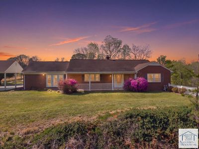 24 Mona Dr