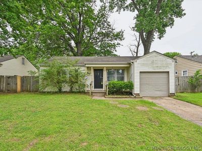 112 E 54th St