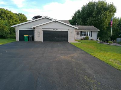 6727 Sawmill Dr