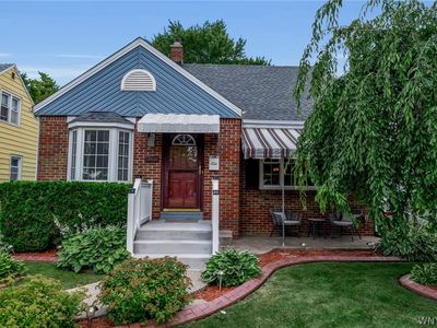 203 Hawthorne Ave