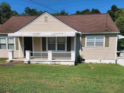 123 Lakeview Dr