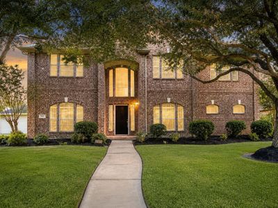 501 Falcon Lake Dr