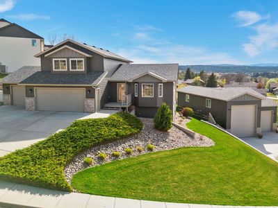 2049 Harney Dr