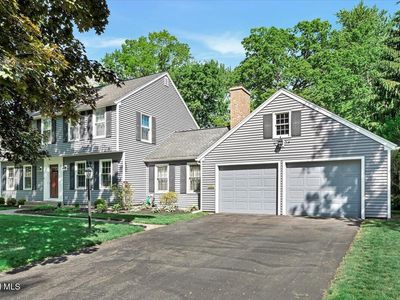 16 Longwood Drive