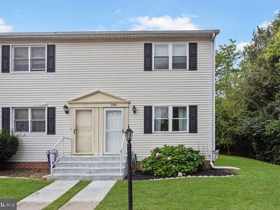 198 Center St