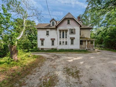 22 Main St