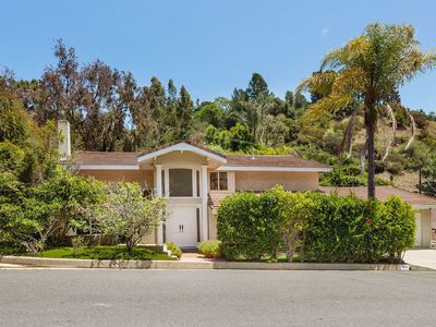 2024 San Ysidro Dr