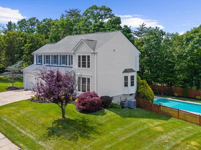 3216 Holly Knoll Ct