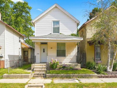 528 W 4th St