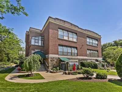 33 Roselle Avenue #C