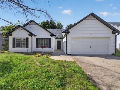 695 Chatham Park Dr