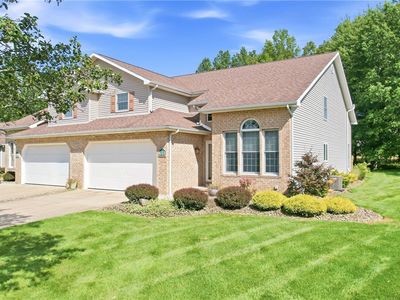 Property at 651 Chesapeake Ct, Hermitage, PA