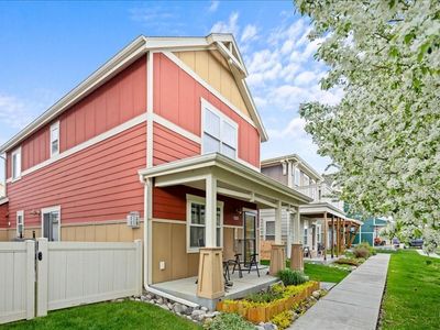 5263 Golden Hollow Rd