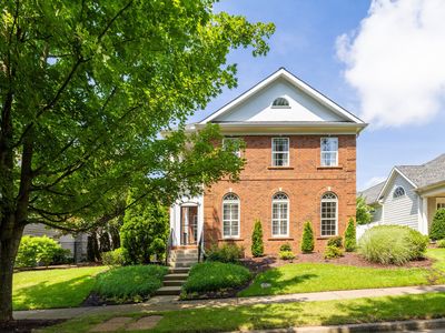 502 Eden Park Dr