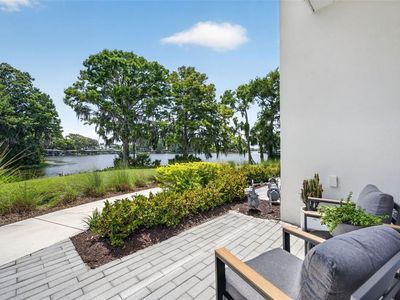 1778 MONDRIAN CIRCLE