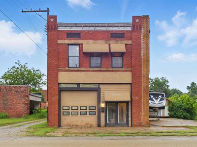 111 E Broadway Ave