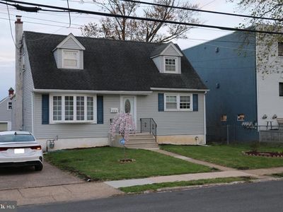 Property at 922 Lawnton Ter, Glenolden, PA
