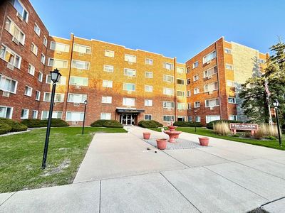 222 Madison St UNIT 403