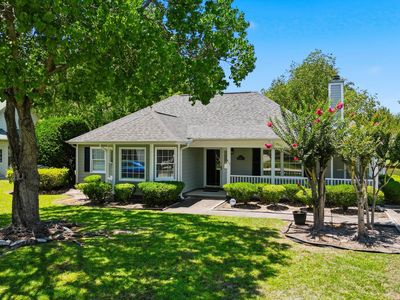 415 Lake Park Dr.