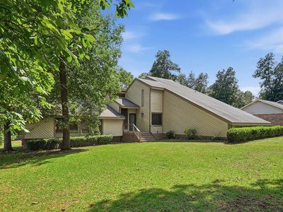 2206 Ashford Dr
