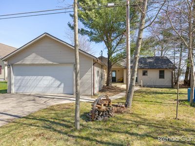 1599 E Clearwater St