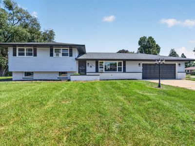 1701 Newton Dr