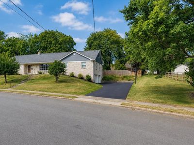 642 Knoll Dr