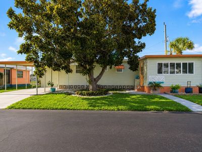 1004 52nd Ave W